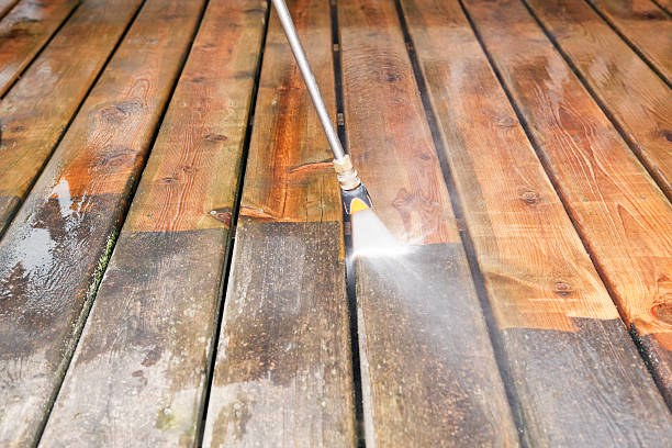 Best Roof Power Washing Services  in Moline, IL
